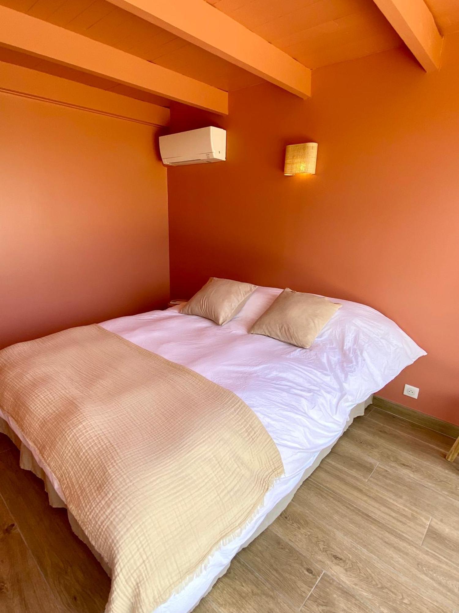 Maison Pour 12P, Piscine A Debordement Chauffee D'Avril A Octobre Inclus Ruoms Zewnętrze zdjęcie